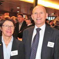 Bernadette Langenick (auto-i-dat AG) und Andreas Burgener (Direktor auto-schweiz)