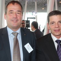 de g. Daniel Wetzler (Auto-Outlet AG) et Markus Hesse (Comité central UPSA)